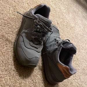 Womens New Balances size 7.5, fit like 7.